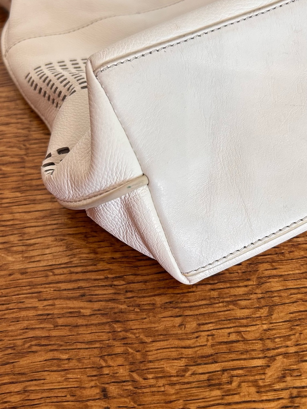 FOSSIL LEATHER SHOULDER BAG WITH PERFORATED DETAIL - Picture 5 of 10